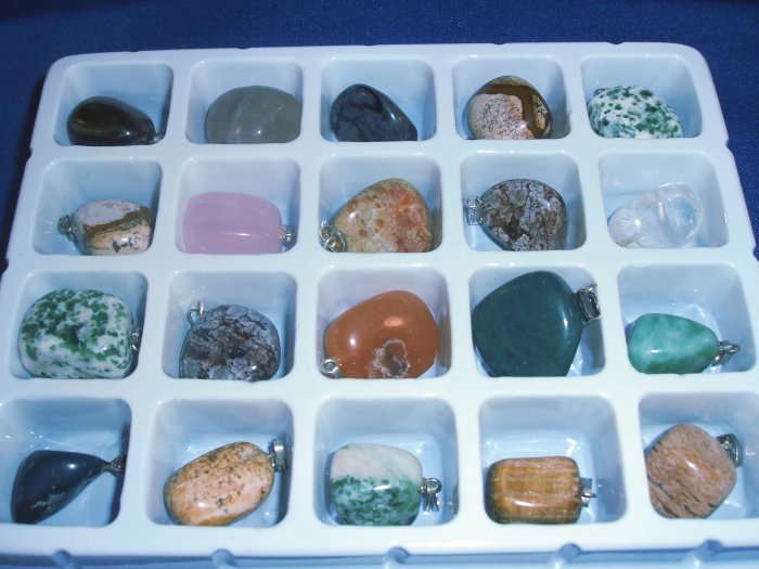 Semi Precious Stone Pendent Set