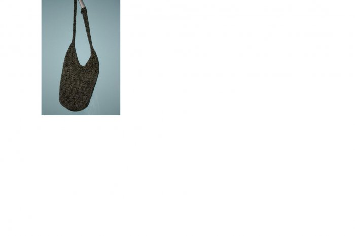 KNITTED PURSE