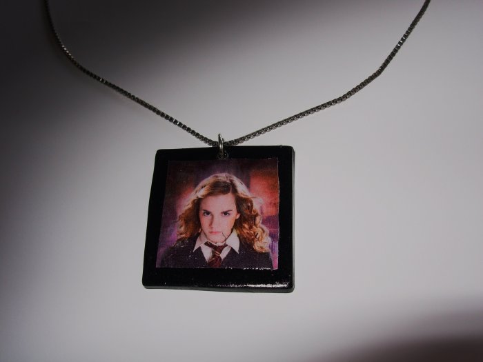 Herimone pendant necklace