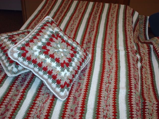 Mile A Minute Afghan With 2 Pillows