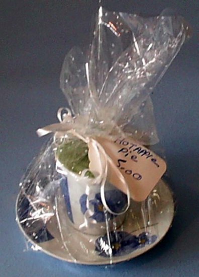 Cup_Plate_Candle_Gift_Basket_Hot-Apple-Pie_Scented