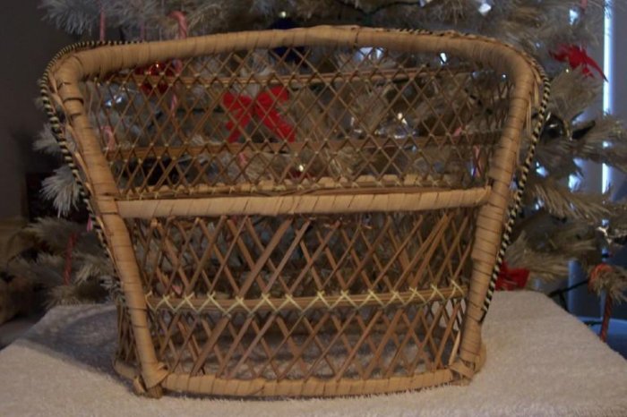 RATTAN COUCH