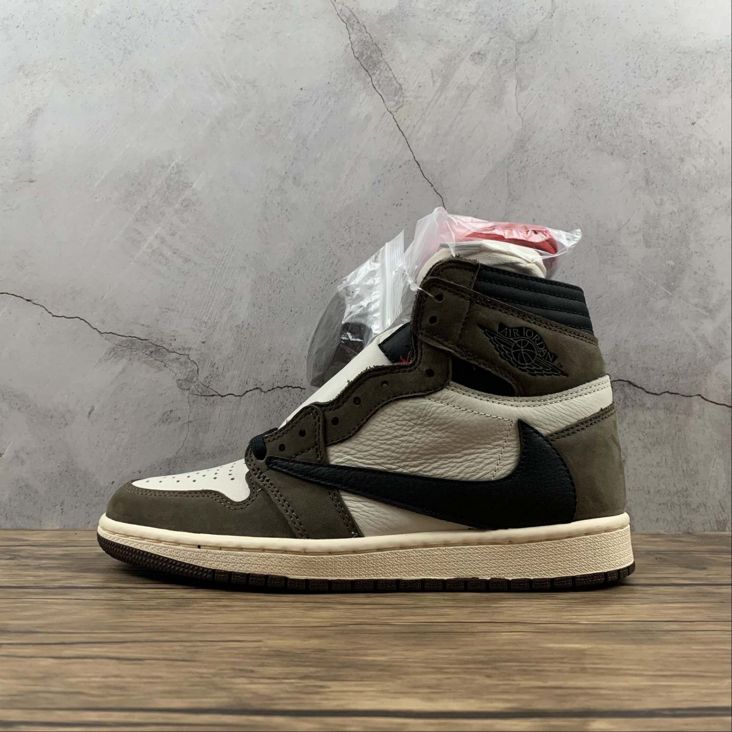 Travis Scott x Air Jordan 1 Retro High OG 'Mocha' CD4487-100