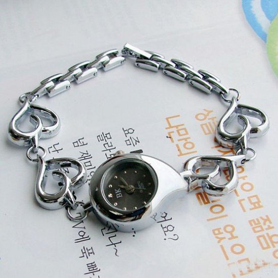 Brand 'LIYING'Charming fashion bracelet watch with diamond