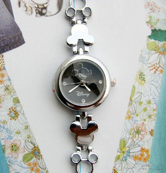 Brand 'LIYING'Charming fashion bracelet watch with diamond