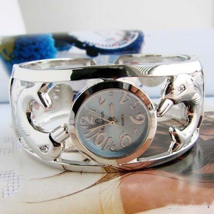 Brand 'LIYING'Charming fashion bracelet watch with diamond