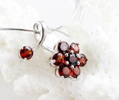 Brand 'LIYING'Fashion 925 Sterling Silver Pendants With Natural Ruby