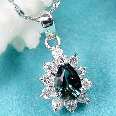 Brand 'LIYING' 925 Sterling Silver Pendant With Natural Emerald