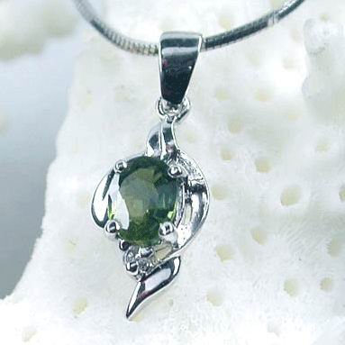 Brand 'LIYING' 925 Sterling Silver Pendant With Natural Diamond