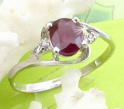 Brand 'LIYING' 925 Sterling Silver Ring with Nature Ruby