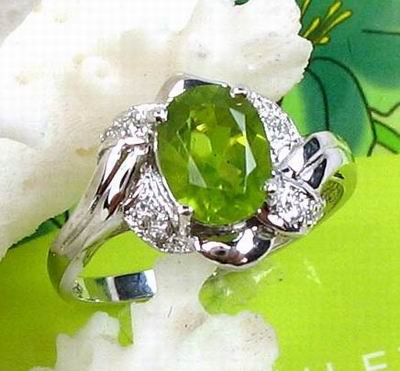 Brand 'LIYING' 925 Sterling Silver Ring with Nature Emerald