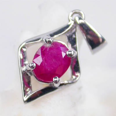 Brand 'LIYING' Fashion 925 Sterling Silver Pendant with Natural Ruby