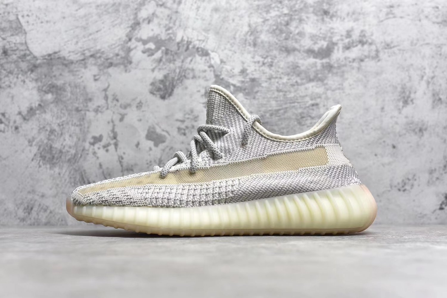 adidas Yeezy Boost 350 V2 Lundmark adidas Yeezy Boost 350 V2 Lundmark