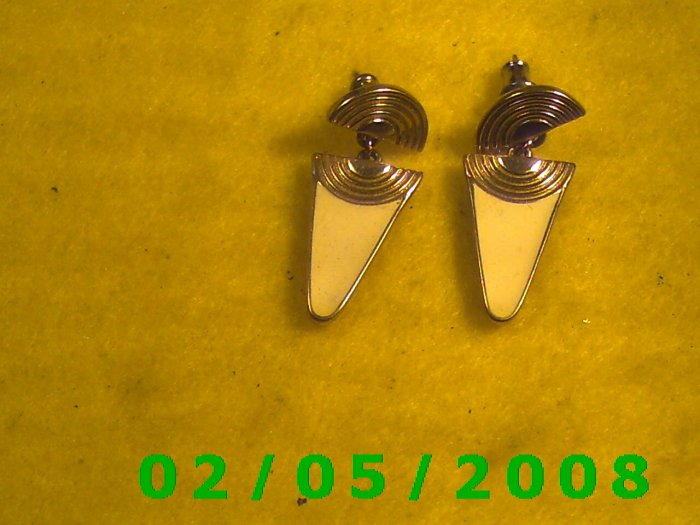 Gold n Cream signed by Trifari Pierced Earrings (024)
