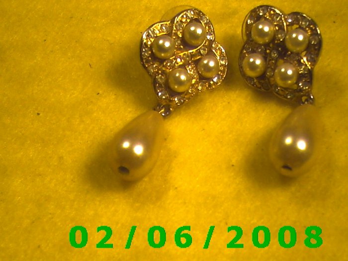 Pearls n Rhinestones w/ Pearl Drop Pierced Earrings (052)