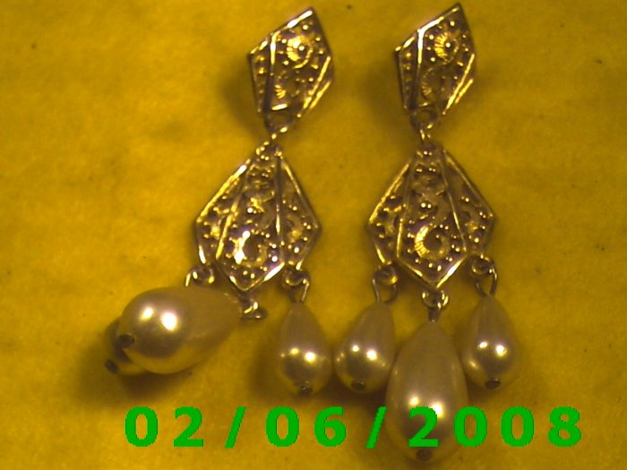 Gold Filigree w/Pearl Drops Pierced Earrings