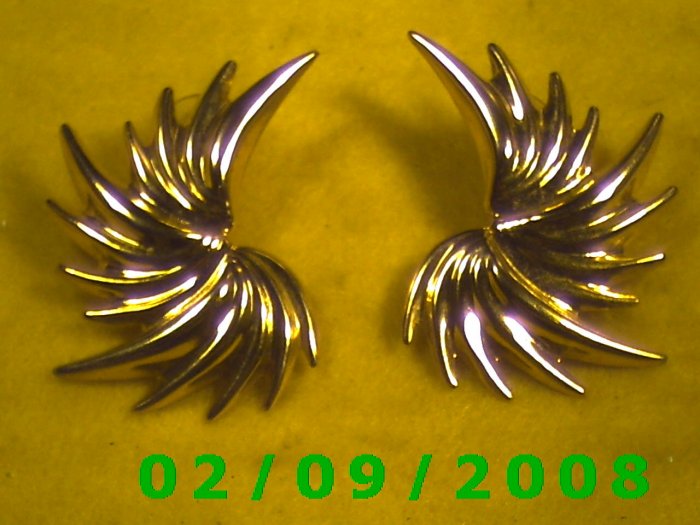Gold Fling Pierced Earrings