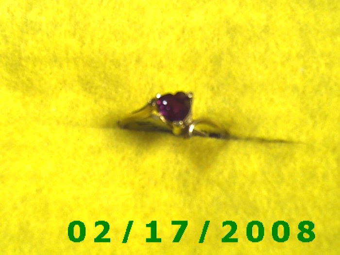 Ring Solid Gold, 10kt w/ruby heart size 7 (F008)