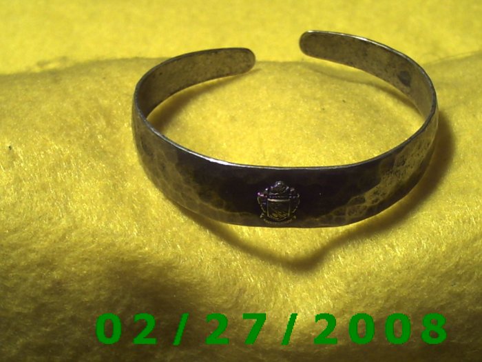 Silver Bracelett 2 1/4" Inside Diameter w/coat of arms (016)