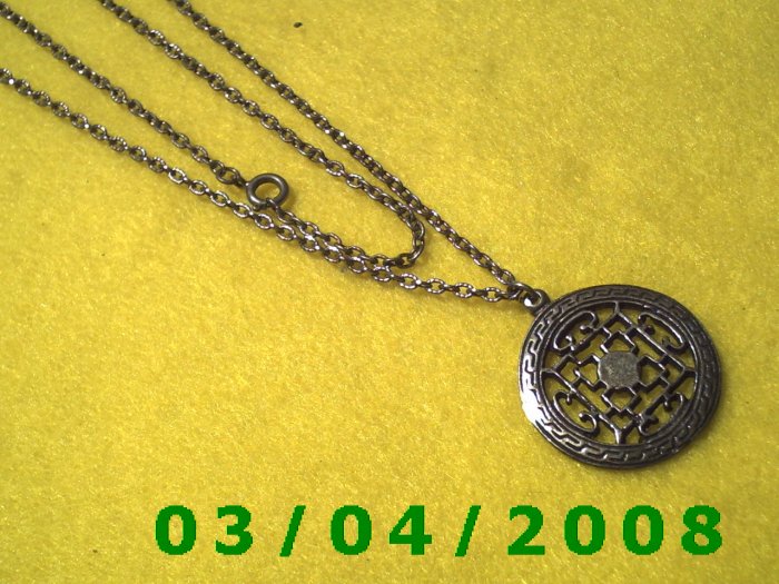 24" Silver Necklace w/Medallion (046)