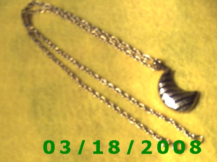 21 1/2" 3mm Gold Necklace w/striped moon charm