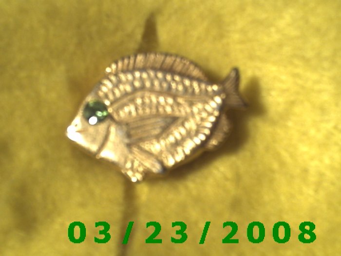 7/8 x 1 1/4" Gold Button Cover (Fish) Emerald Stone (R025)