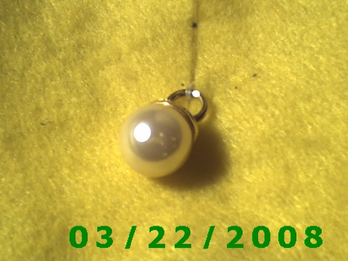 5/8" Gold Charm w/Pearl (R029)