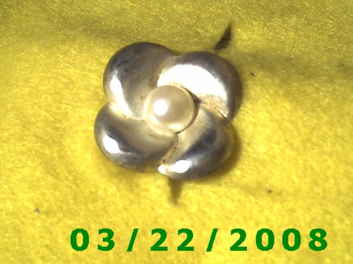 1 x 1" Silver Flower w/Pearl (R044)