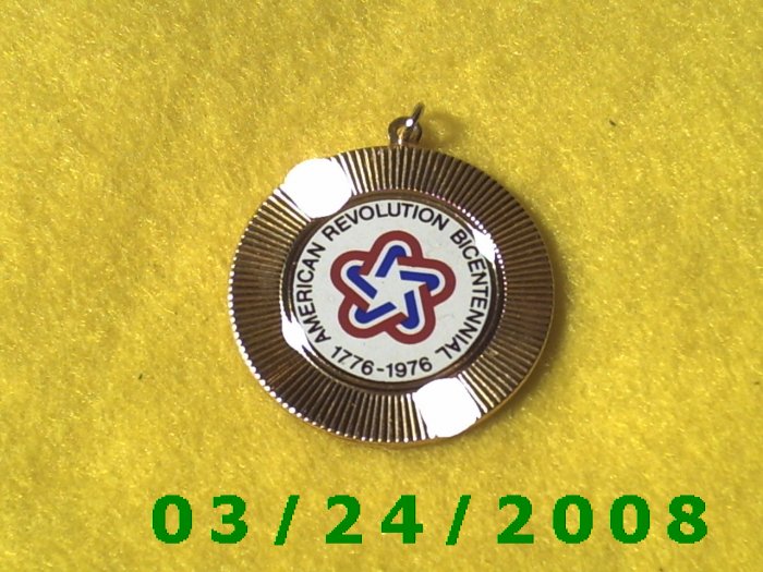 1 1/4" Gold Medallion American Revolution Bicentennial 1776-1976(R058)