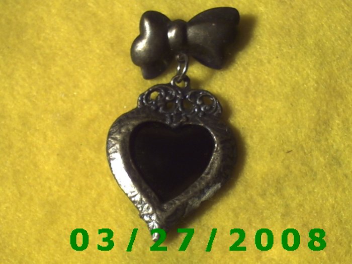 Bronze Heart Picture Frame Pin (002)