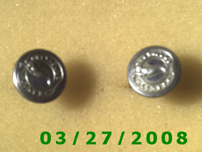 Silver Buttons "Greyhound Lines) Made in England (028)