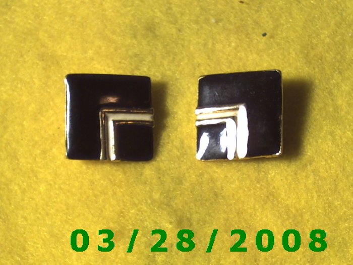 Black n White Earrings, clip on (050)