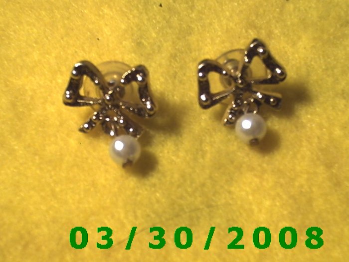 Gold Bow n Pearl Pierced Earrings (023)