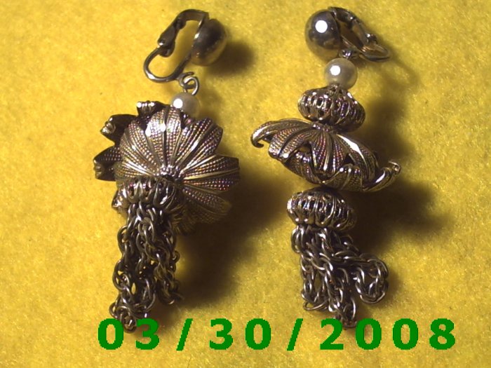 Gold Clip On Earrings w/tassle (020)