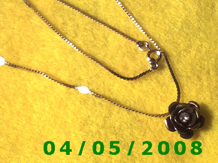 Gold Necklace w/Metal Flower and Stone E5018
