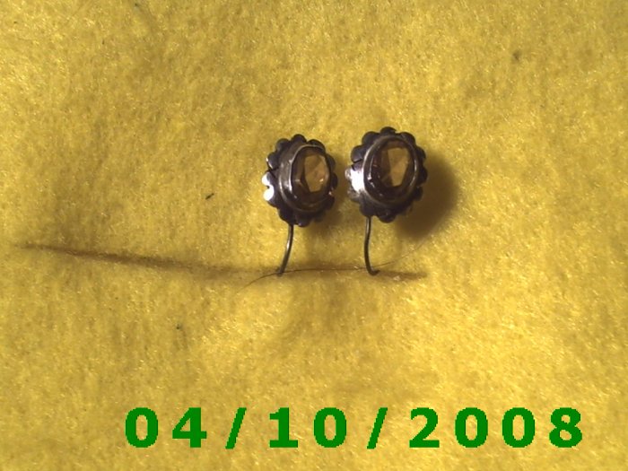 Silver Pierced Earrings w/Pink Stone Q001
