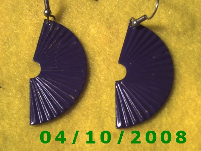Purple Fan Pierced Earrings Q009