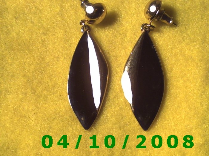 Gold and Black Pierced Earrings Q010