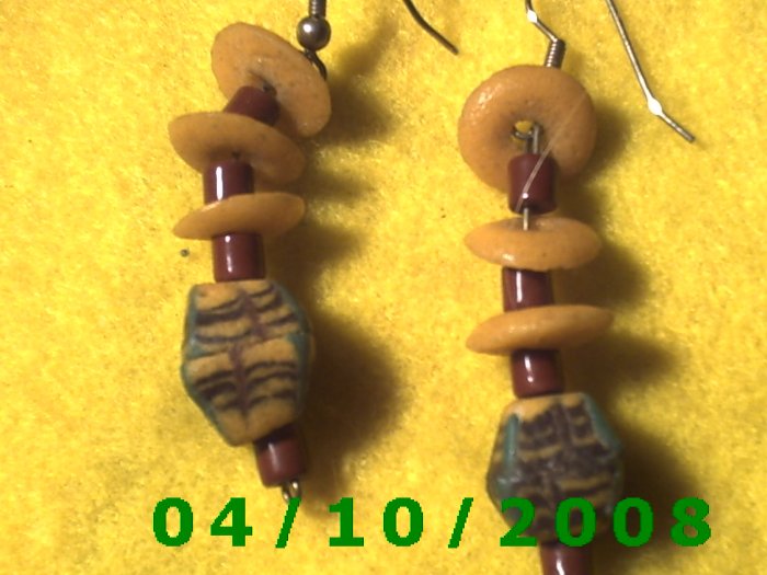 Chinese Beads Pierced Earrings Q1001
