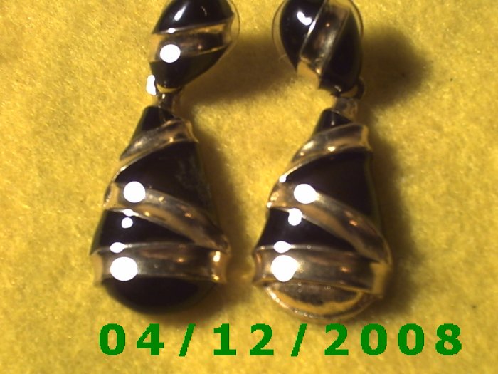 Gold and Black Pierced Earrings Q1008