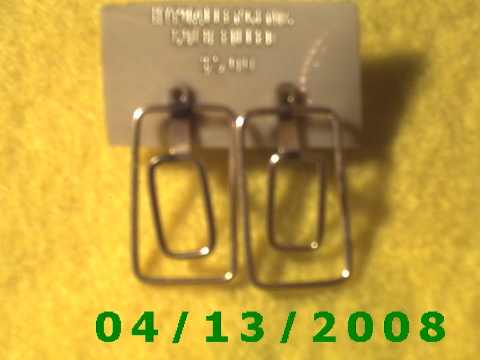 Rectangle Gold Filled Pierced Earrings Q2007