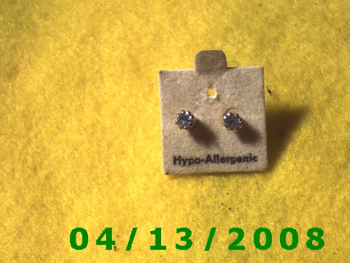 Blue Stud Pierced Earrings Q2032