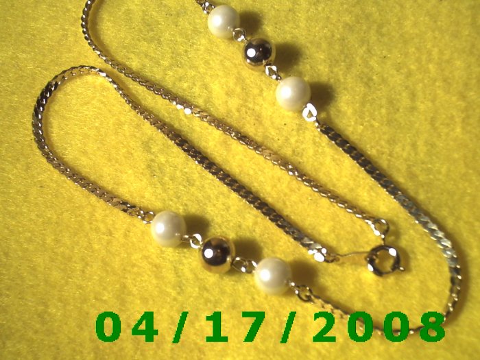 xGold Necklace w/ Gold and White Beads EI004