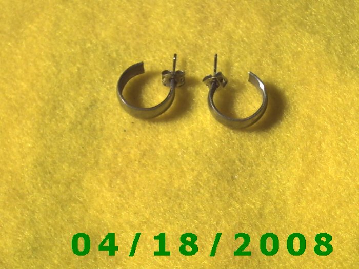Silver Hoop Pierced Earrings Q3A003