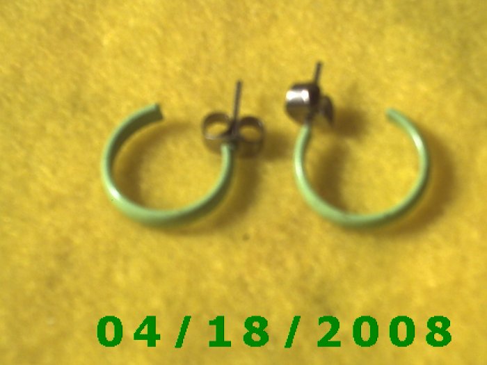Green Hoop Pierced Earrings Q3009