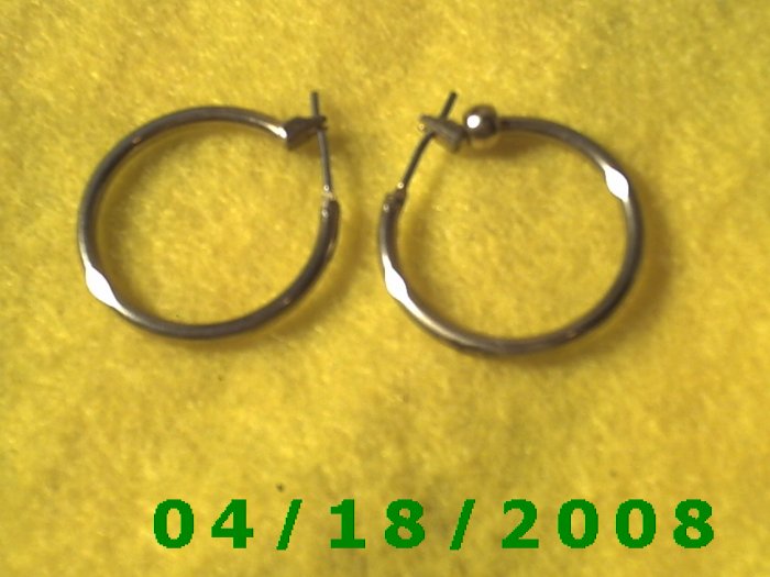 Gold Hoop Pierced Earrings Q3016