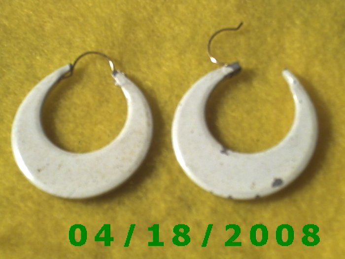White Hoop Pierced Earrings Q3025