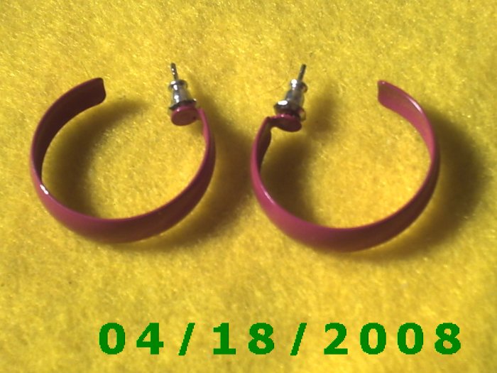 Red Hoop Pierced Earrings Q3028
