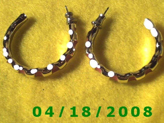 Silver and Red Hoop Pierced Earrings Q3029