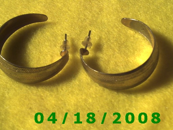 Silver Hoop Pierced Earrings Q3033